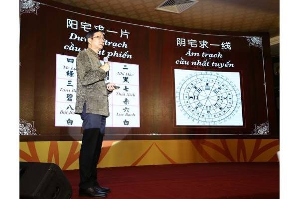 Sư Phụ Phong Thuỷ Goh Kim Hua Thuyết giảng về Phong thuỷ Long Mạch trong sự kiện diễn ra vào ngày 25/5/2019 tại khách sạn Rex Saigon.